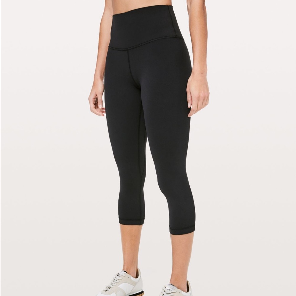 black lululemon align crop leggings